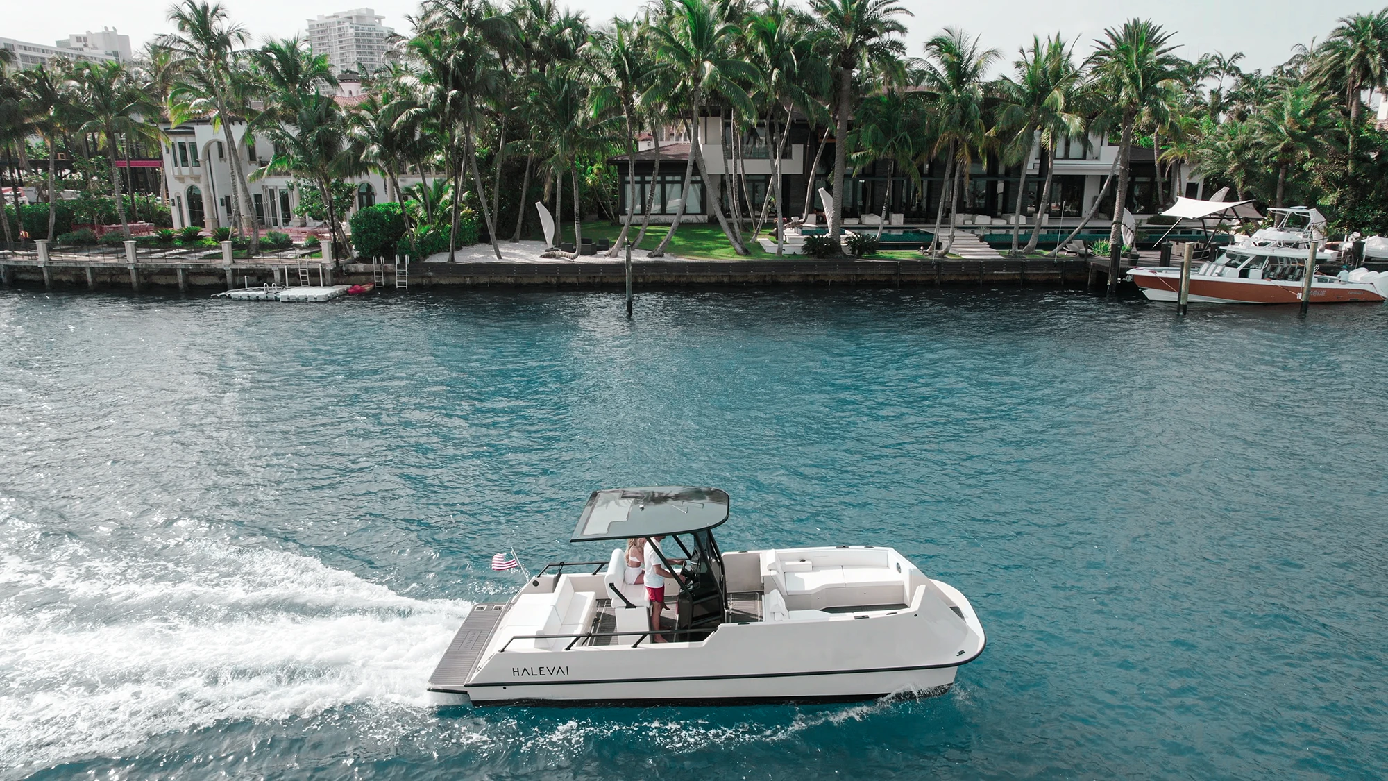 Electric vs. Gas Boating